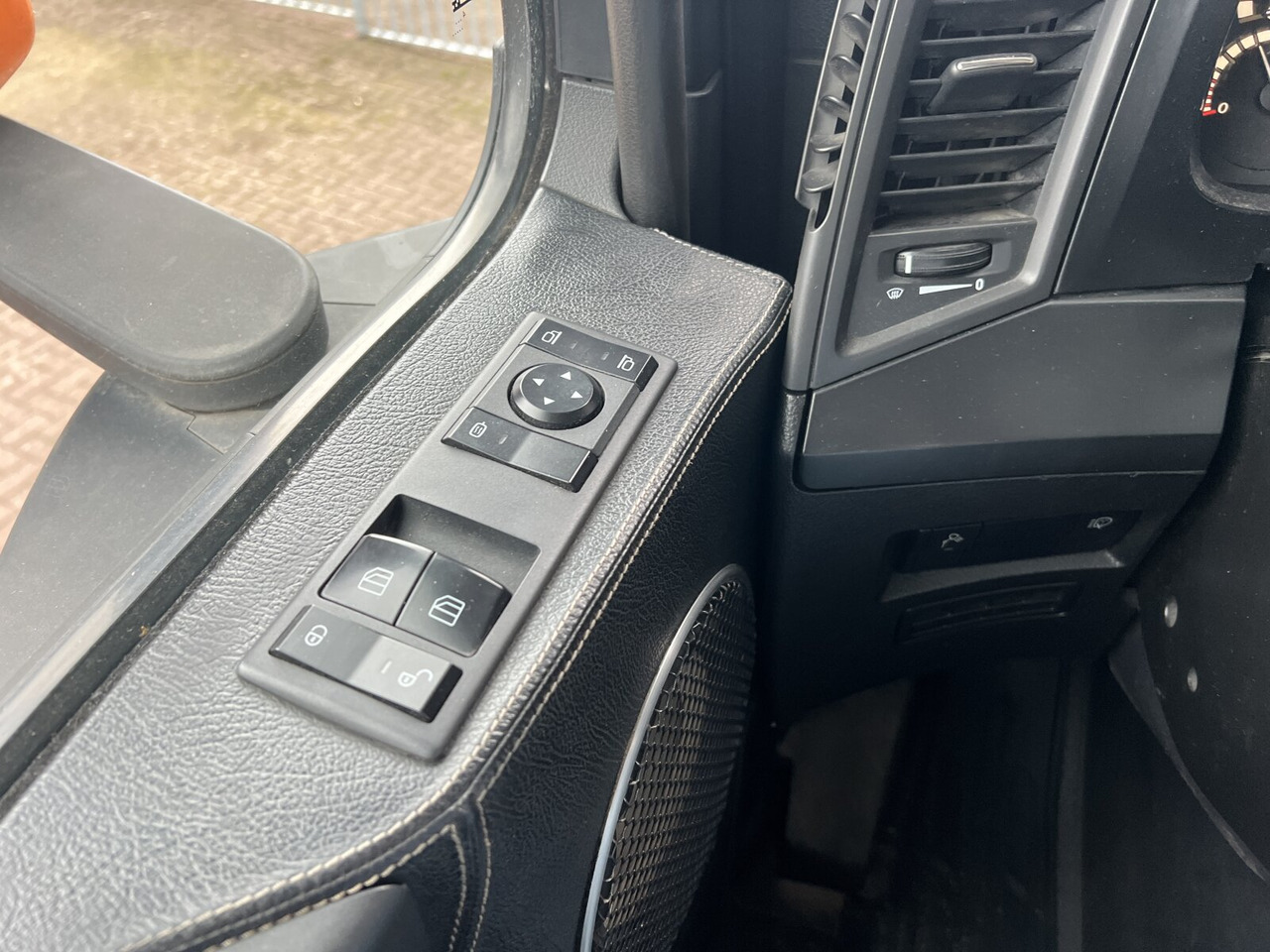 Mercedes-Benz Arocs 2552 L 6x2 Arocs 2552 L 6x2, Lenk-/Liftachse - Abrollkipper: das Bild 3 Mercedes-Benz Arocs 2552 L 6x2 Arocs 2552 L 6x2, Lenk-/Liftachse - Abrollkipper: das Bild 3