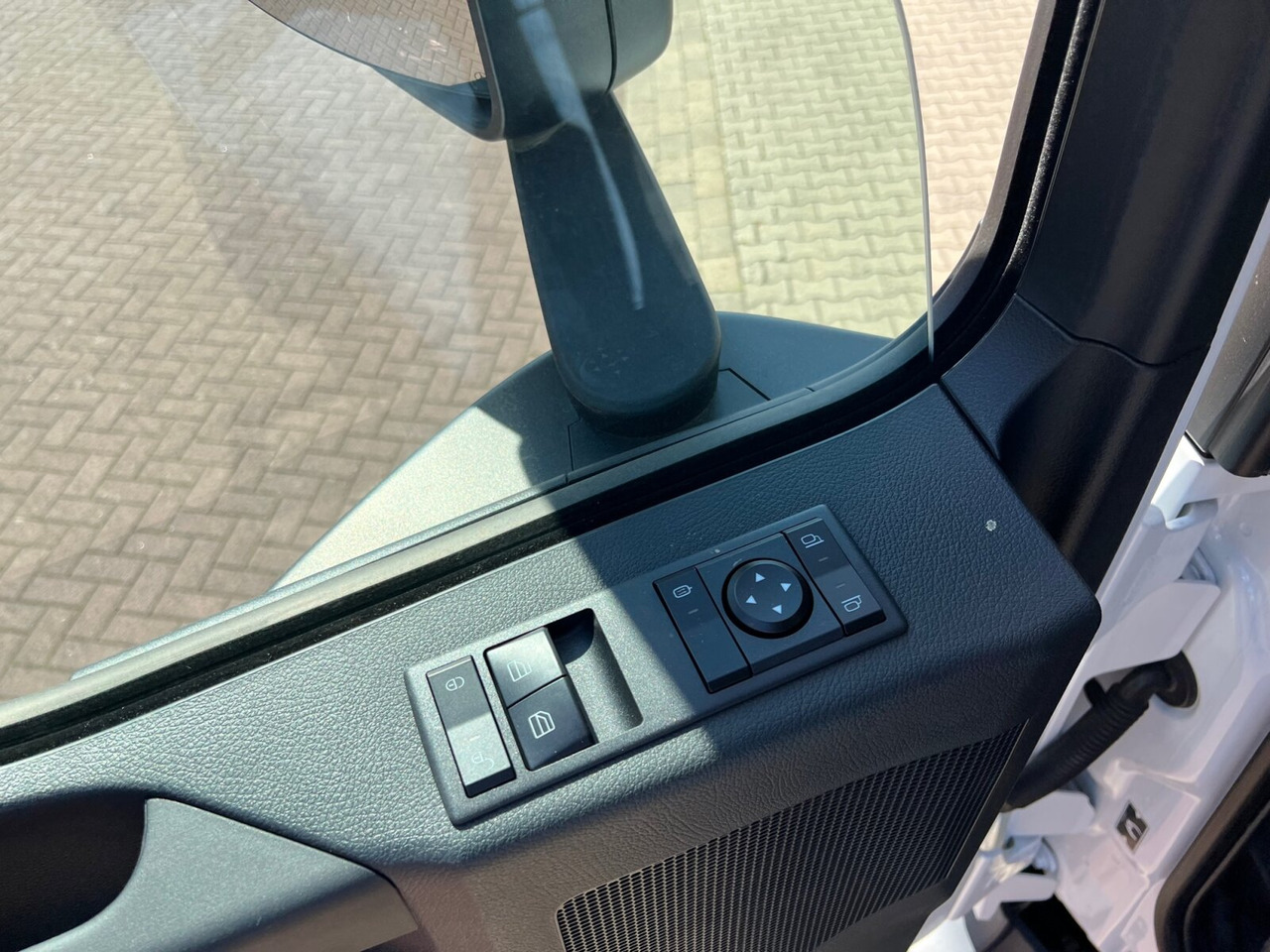 Mercedes-Benz Arocs 3240 8x4 Arocs 3240 8x4/42 - Abrollkipper: das Bild 5 Mercedes-Benz Arocs 3240 8x4 Arocs 3240 8x4/42 - Abrollkipper: das Bild 5