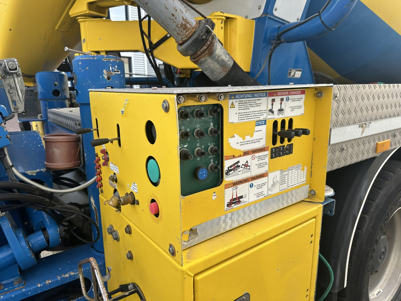 Mercedes-Benz Arocs 3246 B 8x4 Stetter Mischer 7m³, Pumpe 25m Arocs 3246 B 8x4 Stetter Mischer 7m³, Pumpe 25m - Betonpumpe: das Bild 3 Mercedes-Benz Arocs 3246 B 8x4 Stetter Mischer 7m³, Pumpe 25m Arocs 3246 B 8x4 Stetter Mischer 7m³, Pumpe 25m - Betonpumpe: das Bild 3