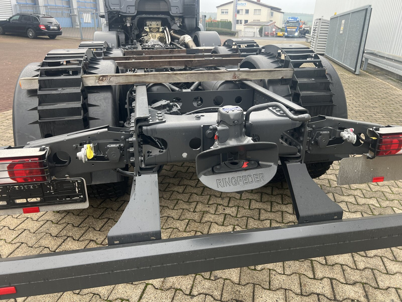 Mercedes-Benz Arocs 3251 L 8x4/4 Arocs 3251 L 8x4/4 - Abrollkipper: das Bild 5 Mercedes-Benz Arocs 3251 L 8x4/4 Arocs 3251 L 8x4/4 - Abrollkipper: das Bild 5