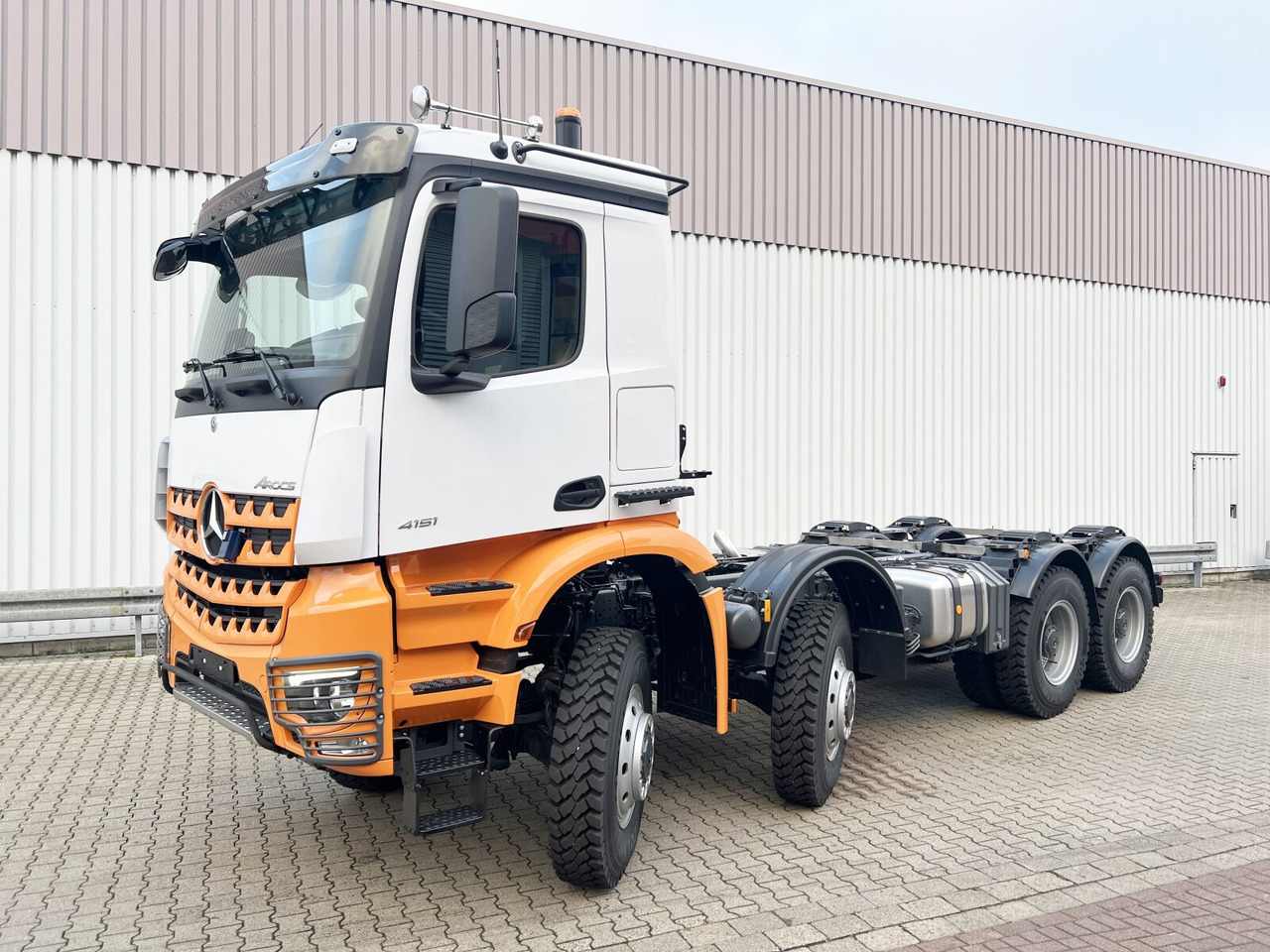 Mercedes-Benz Arocs 4151 AK 8x8/4 Arocs 4151 AK 8x8/4, Grounder - Fahrgestell LKW: das Bild 1 Mercedes-Benz Arocs 4151 AK 8x8/4 Arocs 4151 AK 8x8/4, Grounder - Fahrgestell LKW: das Bild 1