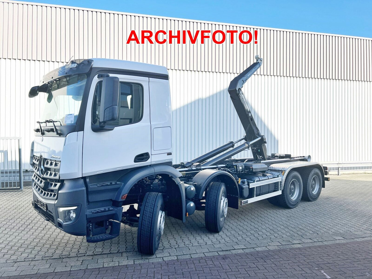 Mercedes-Benz Arocs 4163/8x4 Arocs 4163/8x4, Hiab 26.59, Funk, Multimedia Cockpit, - Abrollkipper: das Bild 1 Mercedes-Benz Arocs 4163/8x4 Arocs 4163/8x4, Hiab 26.59, Funk, Multimedia Cockpit, - Abrollkipper: das Bild 1