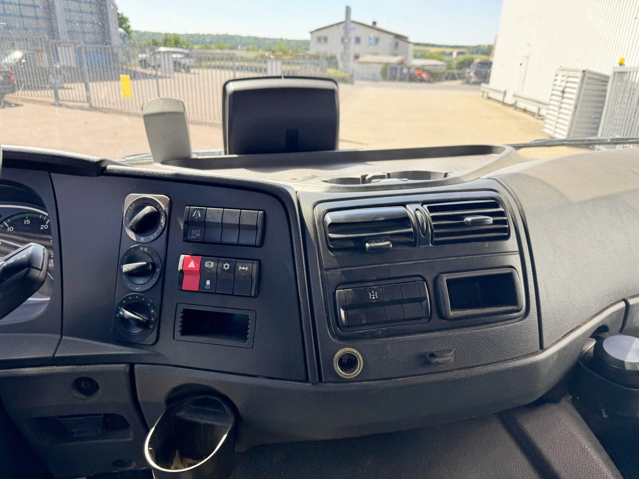 Mercedes-Benz Atego 1530 K 4x2 Atego 1530 K 4x2, Meiller 3-Seiten, 2x AHK - Kipper: das Bild 5 Mercedes-Benz Atego 1530 K 4x2 Atego 1530 K 4x2, Meiller 3-Seiten, 2x AHK - Kipper: das Bild 5