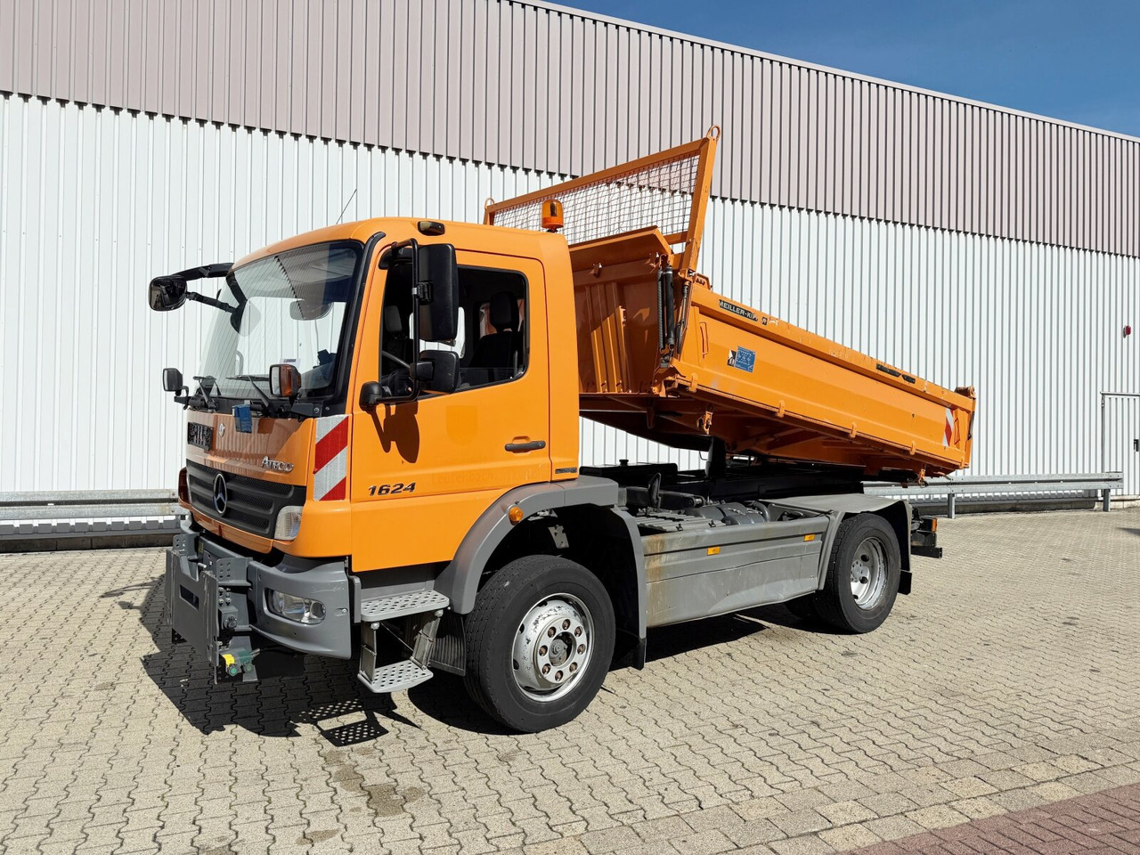 Mercedes-Benz Atego 1624 AK 4x4 Atego 1624 AK 4x4, Winterdienstausstattung - Kipper: das Bild 1 Mercedes-Benz Atego 1624 AK 4x4 Atego 1624 AK 4x4, Winterdienstausstattung - Kipper: das Bild 1
