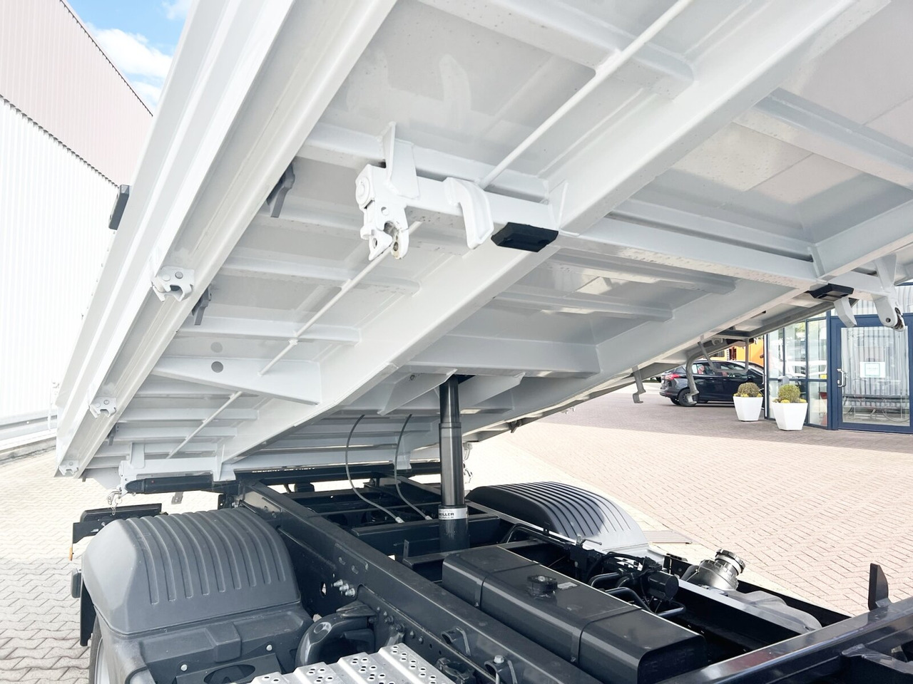 Kipper Mercedes-Benz Atego 818/23 K 4x2 Atego 818/23 K 4x2, 2x AHK, Meiller-Kipper, mehrfach Vorhanden!: das Bild 10 Kipper Mercedes-Benz Atego 818/23 K 4x2 Atego 818/23 K 4x2, 2x AHK, Meiller-Kipper, mehrfach Vorhanden!: das Bild 10