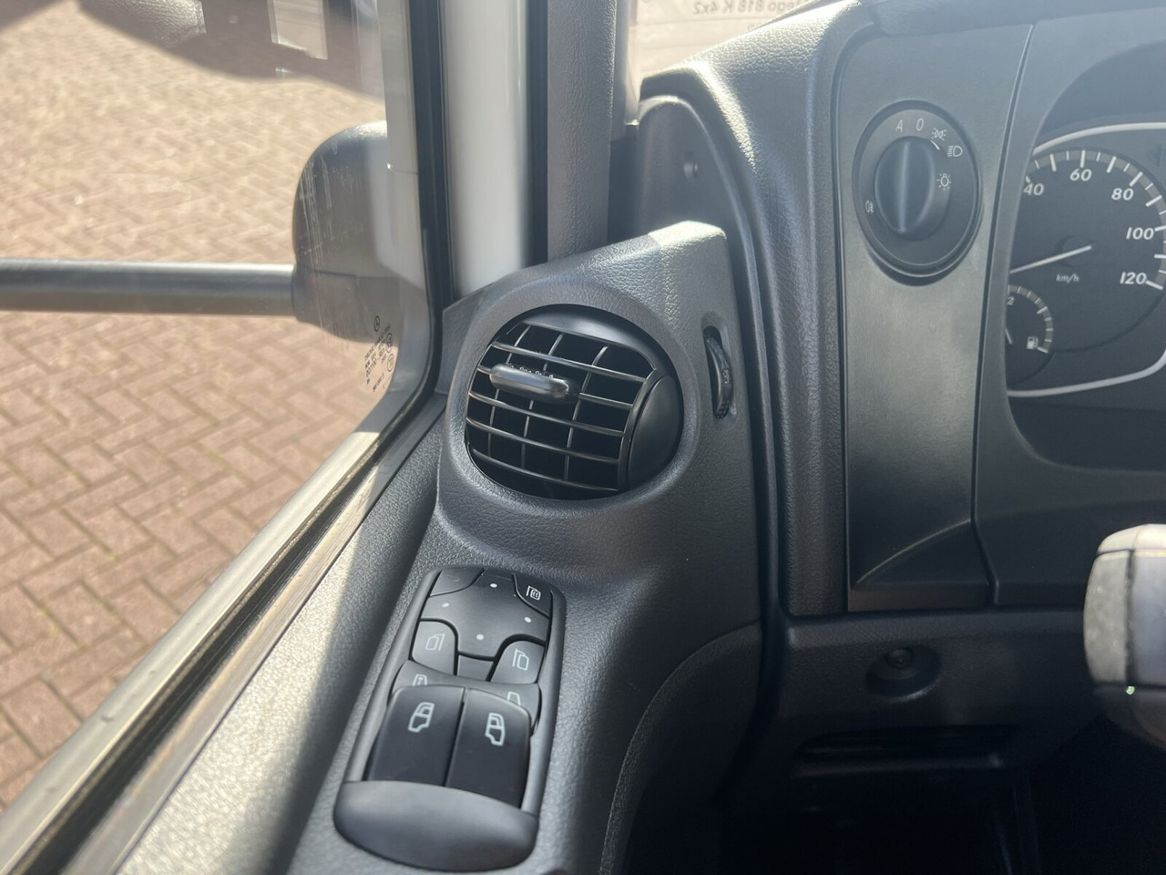 Kipper Mercedes-Benz Atego 818/23 K 4x2 Atego 818/23 K 4x2, 2x AHK, Meiller-Kipper, mehrfach Vorhanden!: das Bild 4 Kipper Mercedes-Benz Atego 818/23 K 4x2 Atego 818/23 K 4x2, 2x AHK, Meiller-Kipper, mehrfach Vorhanden!: das Bild 4