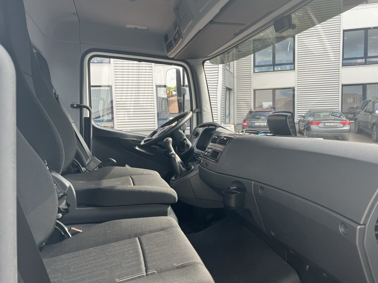 Mercedes-Benz Atego 818 K 4x2 Atego 818 K 4x2, 2x AHK, Meiller-Kipper, mehrfach Vorhanden! - Kipper: das Bild 5 Mercedes-Benz Atego 818 K 4x2 Atego 818 K 4x2, 2x AHK, Meiller-Kipper, mehrfach Vorhanden! - Kipper: das Bild 5