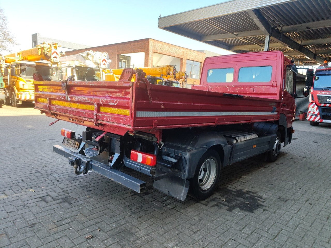 Mercedes-Benz Atego 818 K 4x2 Atego 818 K 4x2, Meiller-Kipper, 2 x AHK - Kipper: das Bild 5 Mercedes-Benz Atego 818 K 4x2 Atego 818 K 4x2, Meiller-Kipper, 2 x AHK - Kipper: das Bild 5