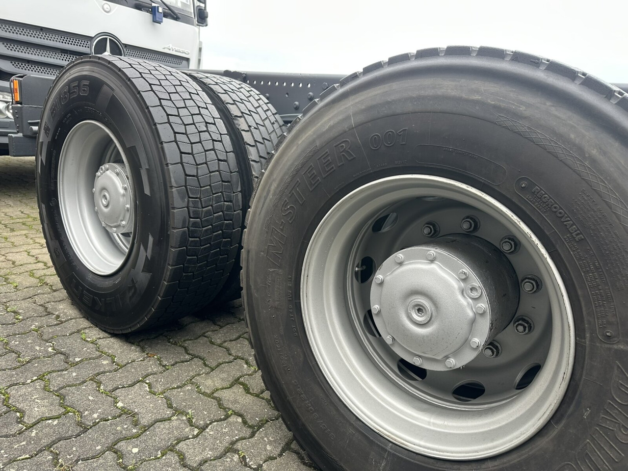 Mercedes-Benz Axor 2629 K 6x4 Axor 2629 K 6x4, PTO, Steel, Manual, 6-Zylinder - Fahrgestell LKW: das Bild 2 Mercedes-Benz Axor 2629 K 6x4 Axor 2629 K 6x4, PTO, Steel, Manual, 6-Zylinder - Fahrgestell LKW: das Bild 2