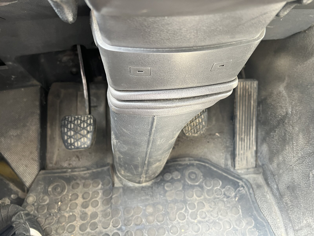 Mercedes-Benz SK II 2638/44 A 6x6 SK II 2638/44 A 6x6, V8, Retarder - Fahrgestell LKW: das Bild 4 Mercedes-Benz SK II 2638/44 A 6x6 SK II 2638/44 A 6x6, V8, Retarder - Fahrgestell LKW: das Bild 4