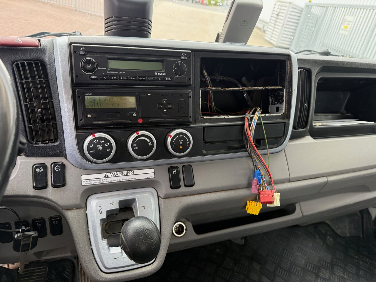 Mitsubishi Canter Fuso 9C18 4x2 Canter Fuso 9C18 4x2, Marrel City Abrollanlage - Abrollkipper: das Bild 4 Mitsubishi Canter Fuso 9C18 4x2 Canter Fuso 9C18 4x2, Marrel City Abrollanlage - Abrollkipper: das Bild 4