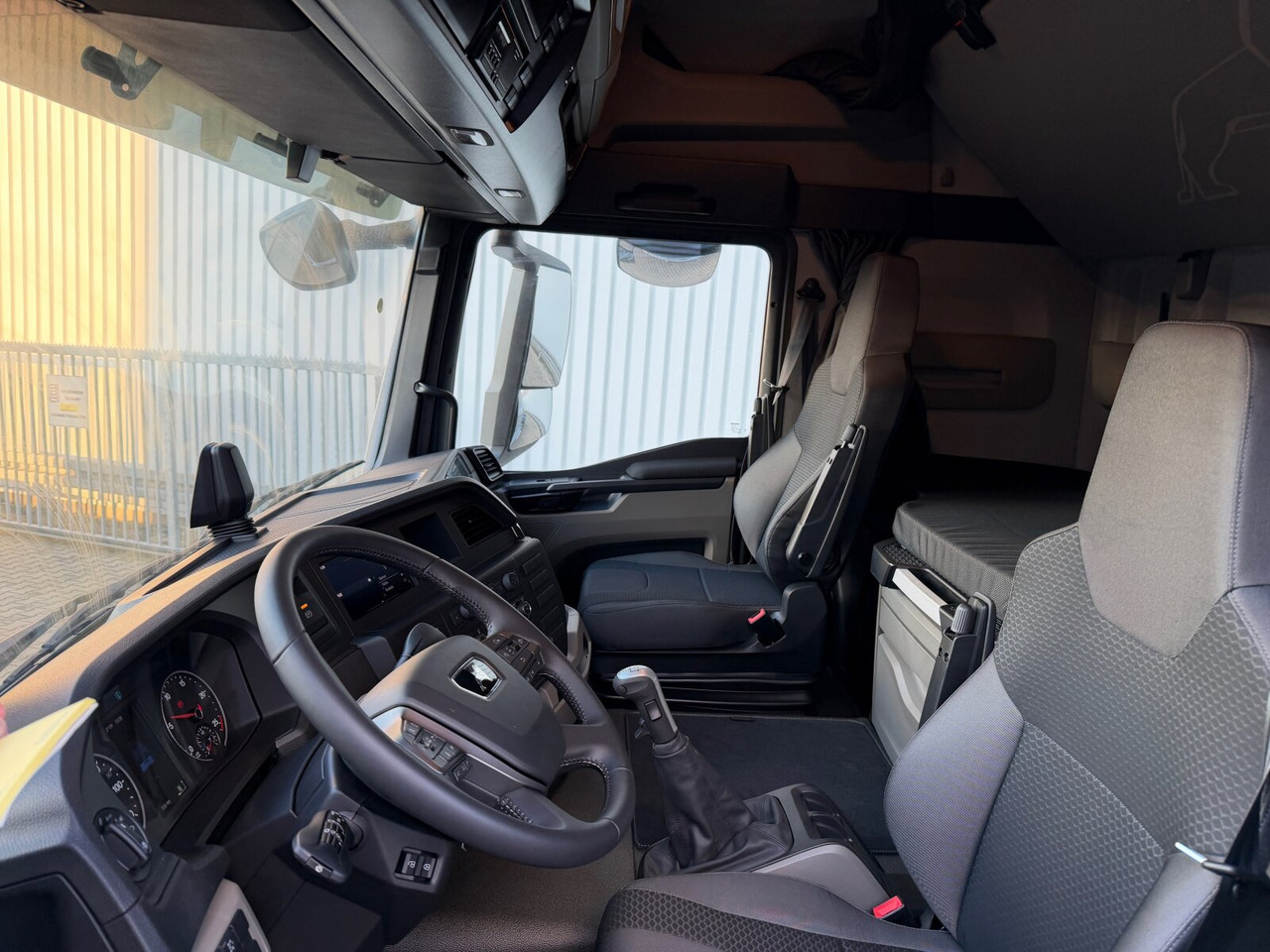 MAN TGS 33.520 6x4 BL SA TGS 33.520 6x4 BL SA, Retarder, LED, Nebenantrieb - Sattelzugmaschine: das Bild 3 MAN TGS 33.520 6x4 BL SA TGS 33.520 6x4 BL SA, Retarder, LED, Nebenantrieb - Sattelzugmaschine: das Bild 3