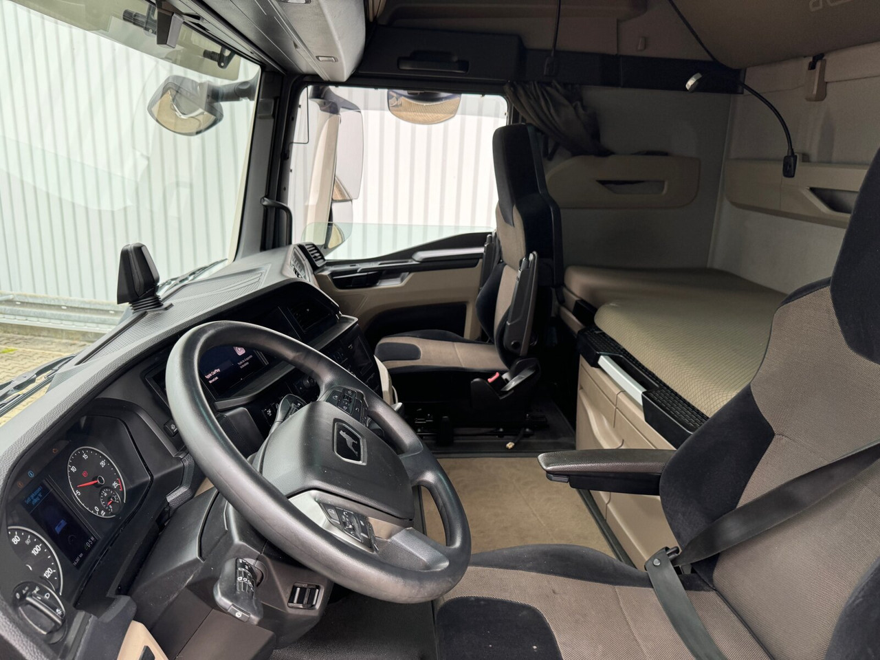 MAN TGX 33.510 6x4 BL SA TGX 33.510 6x4 BL SA, Retarder, GX-Fahrerhaus - Sattelzugmaschine: das Bild 3 MAN TGX 33.510 6x4 BL SA TGX 33.510 6x4 BL SA, Retarder, GX-Fahrerhaus - Sattelzugmaschine: das Bild 3