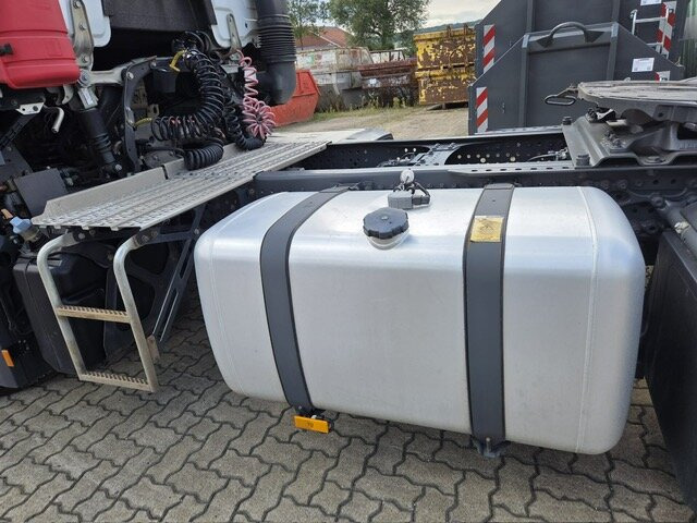 Mercedes-Benz Actros 1846 LS 4x2 Actros 1846 LS 4x2 MultimediaCockpit, StreamSpace, ADR - Sattelzugmaschine: das Bild 2 Mercedes-Benz Actros 1846 LS 4x2 Actros 1846 LS 4x2 MultimediaCockpit, StreamSpace, ADR - Sattelzugmaschine: das Bild 2