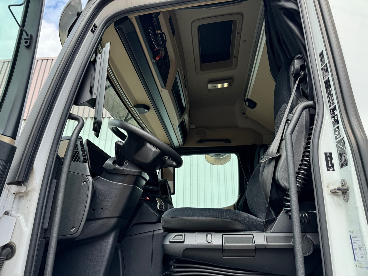 Innenraum Bild 1: Sattelzugmaschine Mercedes-Benz Actros 1848 LS 4x2 Actros 1848 LS 4x2, Vollumer ,Retarder