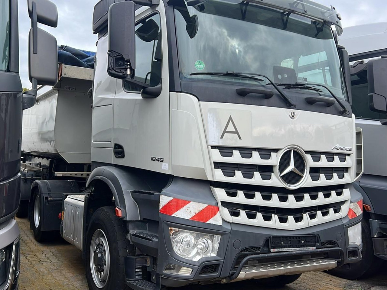 Mercedes-Benz Arocs 1845 LS 4x4 HAD Arocs 1845 LS 4x4 HAD - Sattelzugmaschine: das Bild 2 Mercedes-Benz Arocs 1845 LS 4x4 HAD Arocs 1845 LS 4x4 HAD - Sattelzugmaschine: das Bild 2