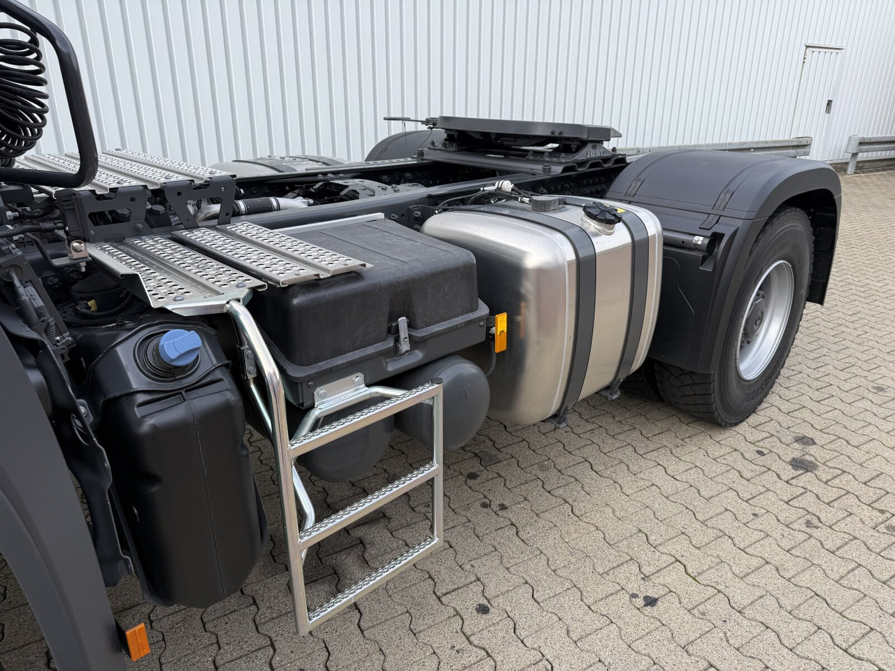 Mercedes-Benz Arocs 1853 AS 4x4 Arocs 1853 AS 4x4, Retarder, MultimediaCockpit, Navi - Sattelzugmaschine: das Bild 2 Mercedes-Benz Arocs 1853 AS 4x4 Arocs 1853 AS 4x4, Retarder, MultimediaCockpit, Navi - Sattelzugmaschine: das Bild 2