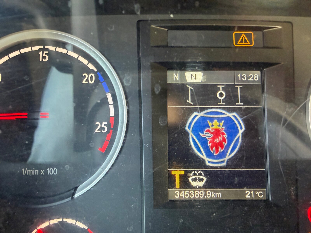 Scania P 320/400 6x2-4 P 320/400 6x2-4, Lenk-/Liftachse, Tele-Absetzanlage, Funk - Absetzkipper: das Bild 4 Scania P 320/400 6x2-4 P 320/400 6x2-4, Lenk-/Liftachse, Tele-Absetzanlage, Funk - Absetzkipper: das Bild 4