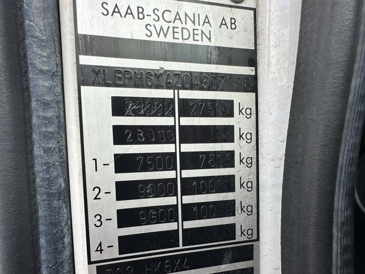 Scania P93 HK 250 6x4L P93 HK 250 6x4L - Fahrgestell LKW: das Bild 3 Scania P93 HK 250 6x4L P93 HK 250 6x4L - Fahrgestell LKW: das Bild 3