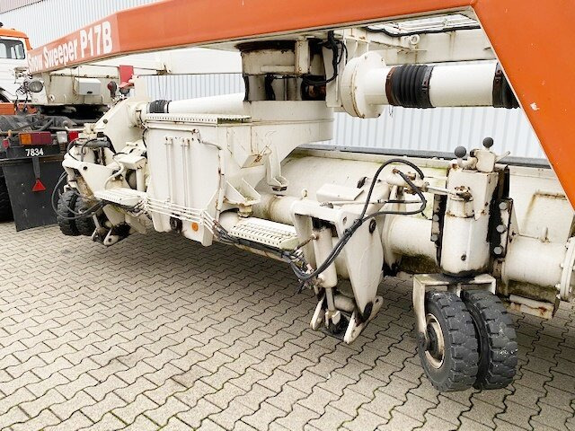 Snow Sweeper P17B Snow Sweeper P17B, V8-Motor, Kehrblasgerät, 4x Vorhanden! - Kehrsaugmaschine, LKW: das Bild 5 Snow Sweeper P17B Snow Sweeper P17B, V8-Motor, Kehrblasgerät, 4x Vorhanden! - Kehrsaugmaschine, LKW: das Bild 5