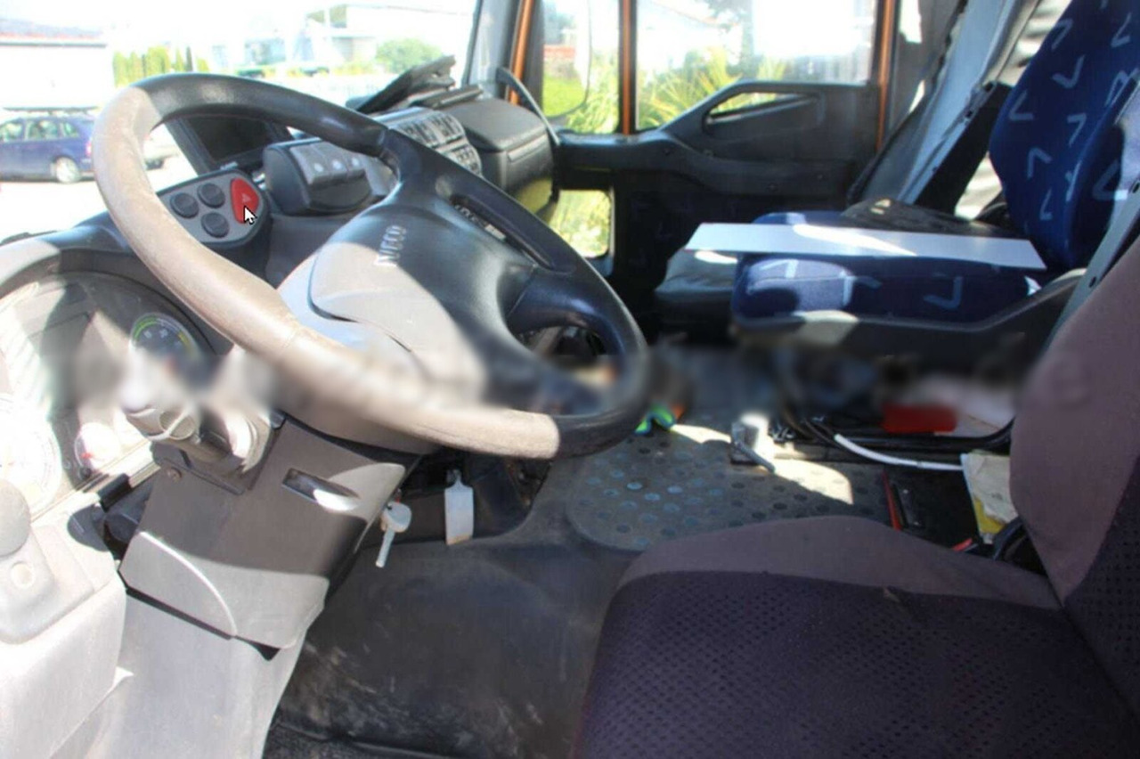 Stralis AD260S33Y/PS 6x2 Stralis AD260S33Y/PS 6x2, Lenk-/Liftachse, Winterdienstausstattung - Abrollkipper: das Bild 2 Stralis AD260S33Y/PS 6x2 Stralis AD260S33Y/PS 6x2, Lenk-/Liftachse, Winterdienstausstattung - Abrollkipper: das Bild 2