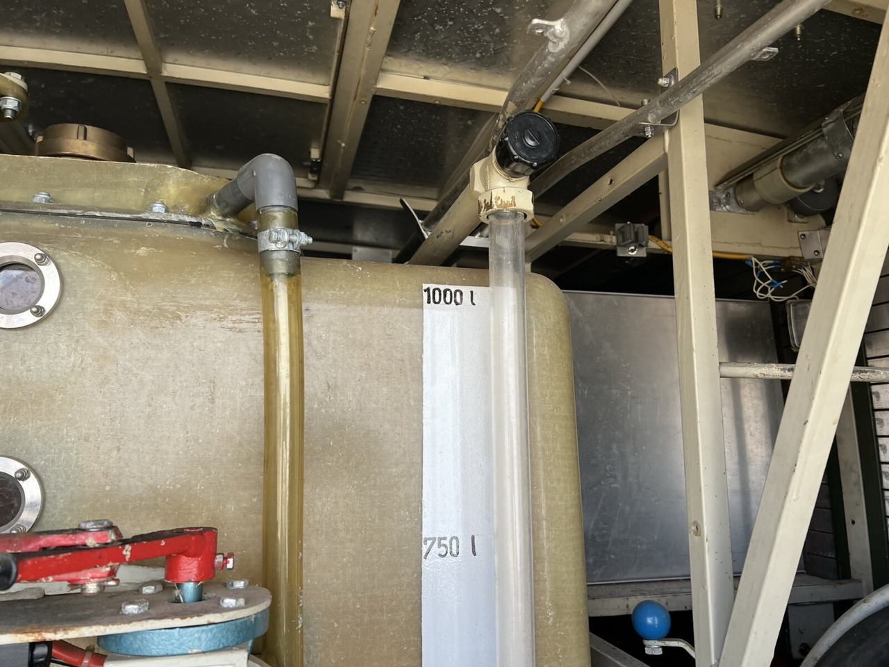 Unimog U 1300 L 435/11 4x4 U 1300 L 435/11 4x4, Bundeswehr-Feuerwehr - Feuerwehrfahrzeug: das Bild 4 Unimog U 1300 L 435/11 4x4 U 1300 L 435/11 4x4, Bundeswehr-Feuerwehr - Feuerwehrfahrzeug: das Bild 4