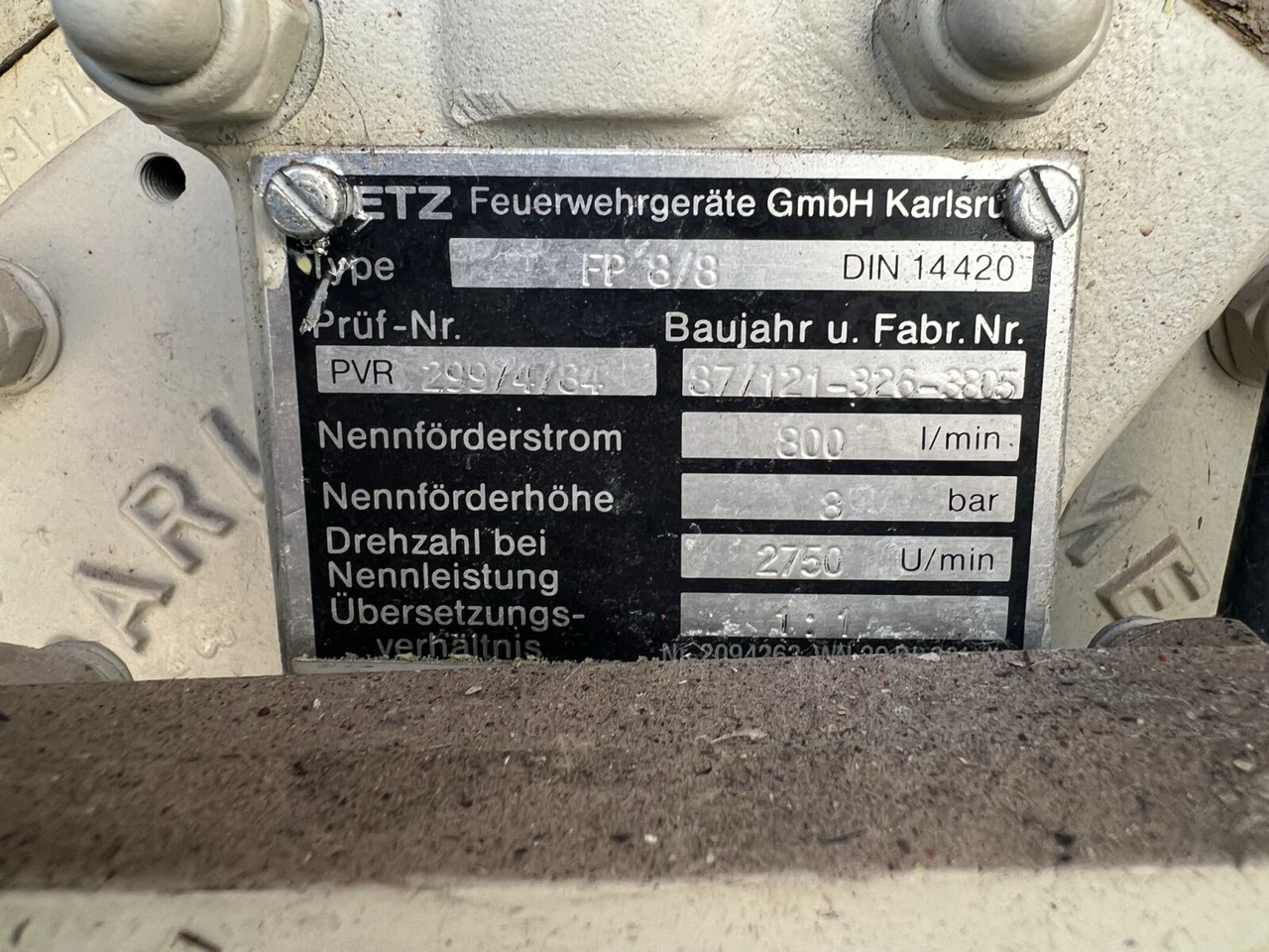 Unimog U 1300 L 435/11 4x4 U 1300 L 435/11 4x4, Bundeswehr-Feuerwehr - Feuerwehrfahrzeug: das Bild 2 Unimog U 1300 L 435/11 4x4 U 1300 L 435/11 4x4, Bundeswehr-Feuerwehr - Feuerwehrfahrzeug: das Bild 2