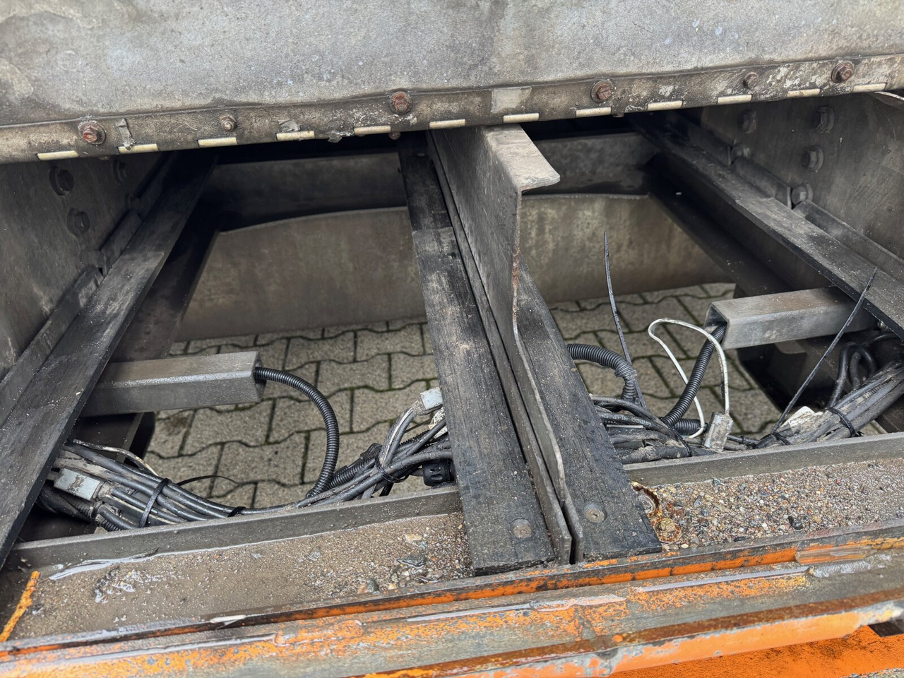 Pritschenanhänger/ Plattformanhänger ZHP 24-32 RUFA ZHP 24-32, TwistLock-Verriegelungen, Verzinkt: das Bild 8