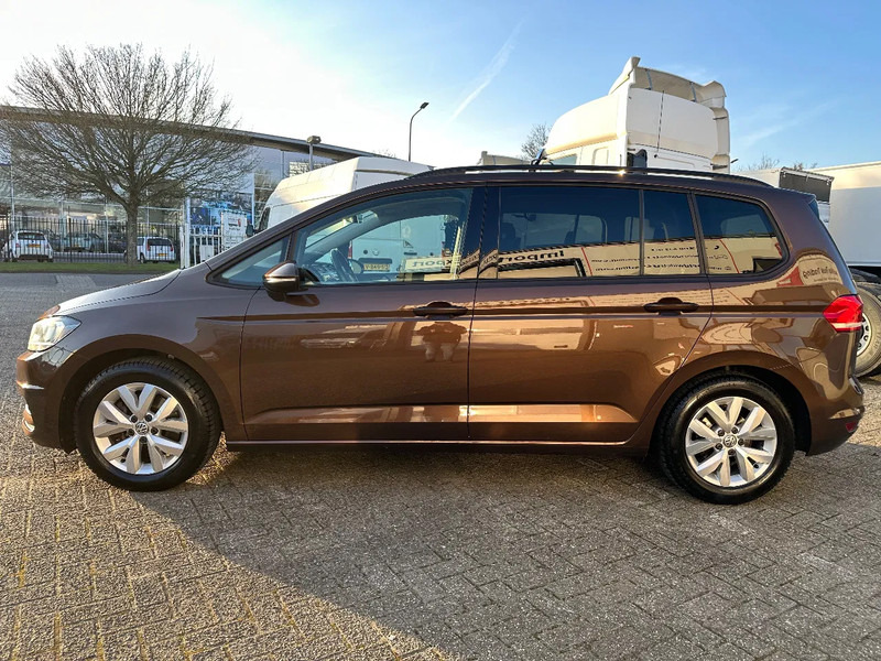 Volkswagen Touran 1.2 TSI COMFORTLINE + APK / TUV + 4 WINTER TYRES WITH RIMS + NAVI + MARGE - PKW: das Bild 2 Volkswagen Touran 1.2 TSI COMFORTLINE + APK / TUV + 4 WINTER TYRES WITH RIMS + NAVI + MARGE - PKW: das Bild 2