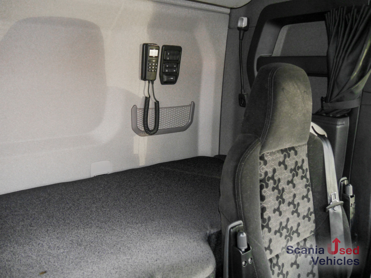 SCANIA R 460 A4x2NA - SUPER / Hydraulik - - Sattelzugmaschine: das Bild 2 SCANIA R 460 A4x2NA - SUPER / Hydraulik - - Sattelzugmaschine: das Bild 2