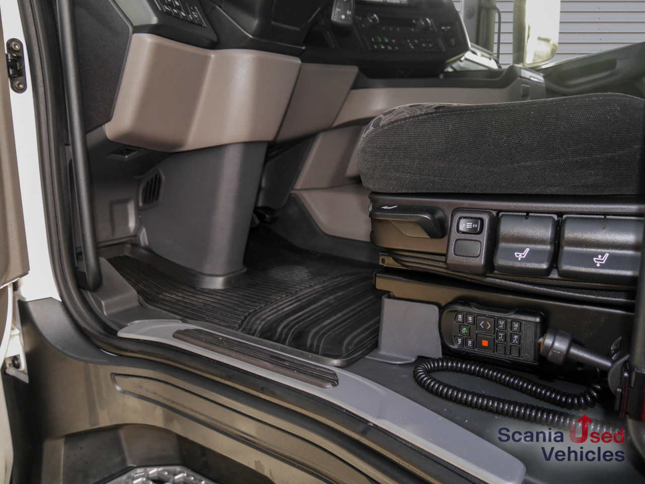 SCANIA R 460 A4x2NA - SUPER / Hydraulik - - Sattelzugmaschine: das Bild 4 SCANIA R 460 A4x2NA - SUPER / Hydraulik - - Sattelzugmaschine: das Bild 4