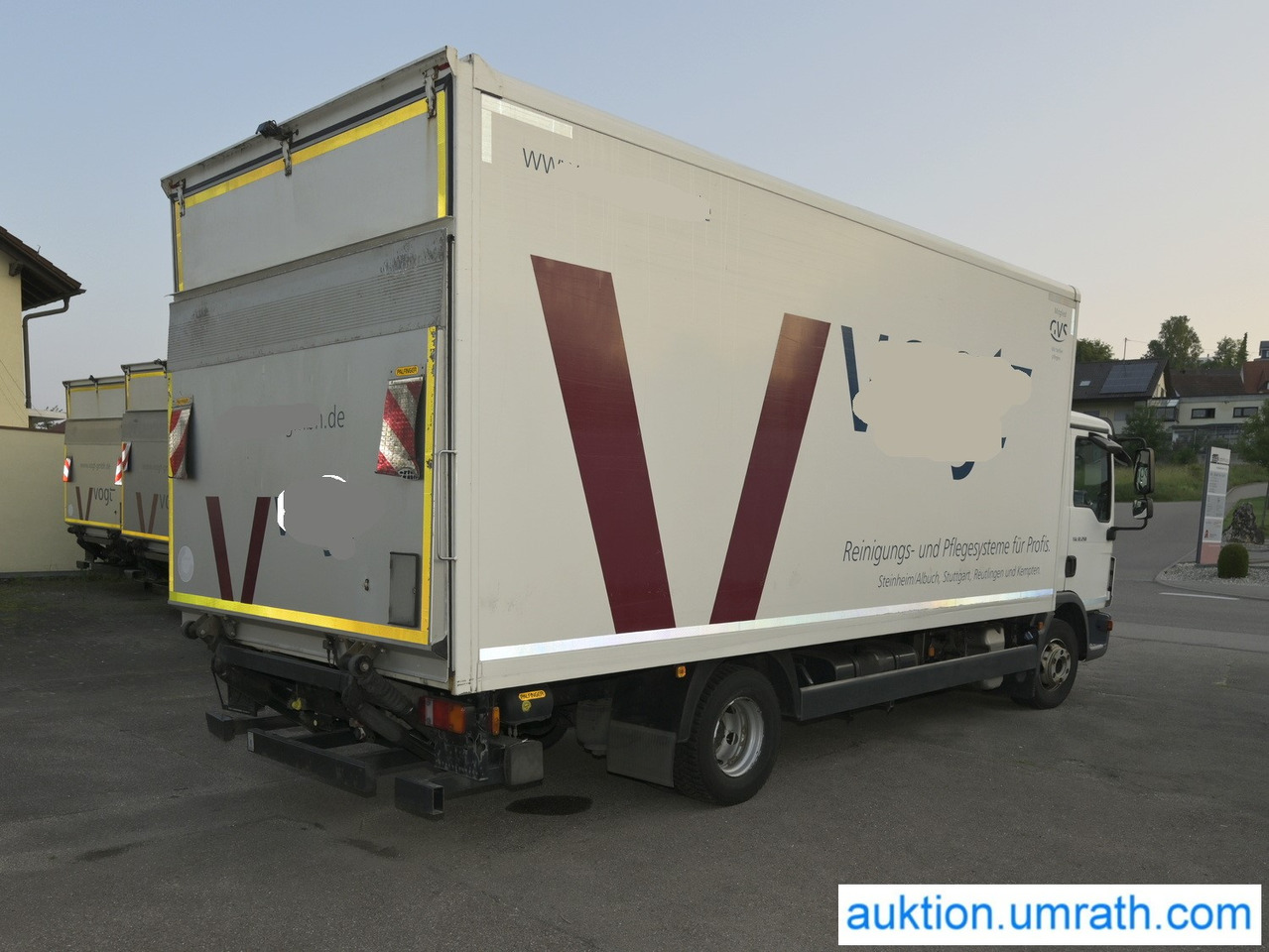 MAN (V182) TGL 12.250 4x2 L/BL Koffer Ladebordwand Klimaautomatik NAVI Luftfederung Automatikgetriebe EURO 6 - Koffer LKW: das Bild 5 MAN (V182) TGL 12.250 4x2 L/BL Koffer Ladebordwand Klimaautomatik NAVI Luftfederung Automatikgetriebe EURO 6 - Koffer LKW: das Bild 5