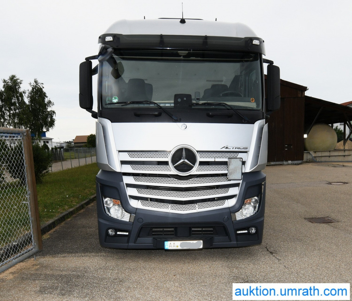 Mercedes Benz Actros DB 1842 LS Sattelzugmaschine EURO 6 StreamSpace LowLiner Klimaautomatik Automatikgetriebe Navi - Sattelzugmaschine: das Bild 2 Mercedes Benz Actros DB 1842 LS Sattelzugmaschine EURO 6 StreamSpace LowLiner Klimaautomatik Automatikgetriebe Navi - Sattelzugmaschine: das Bild 2
