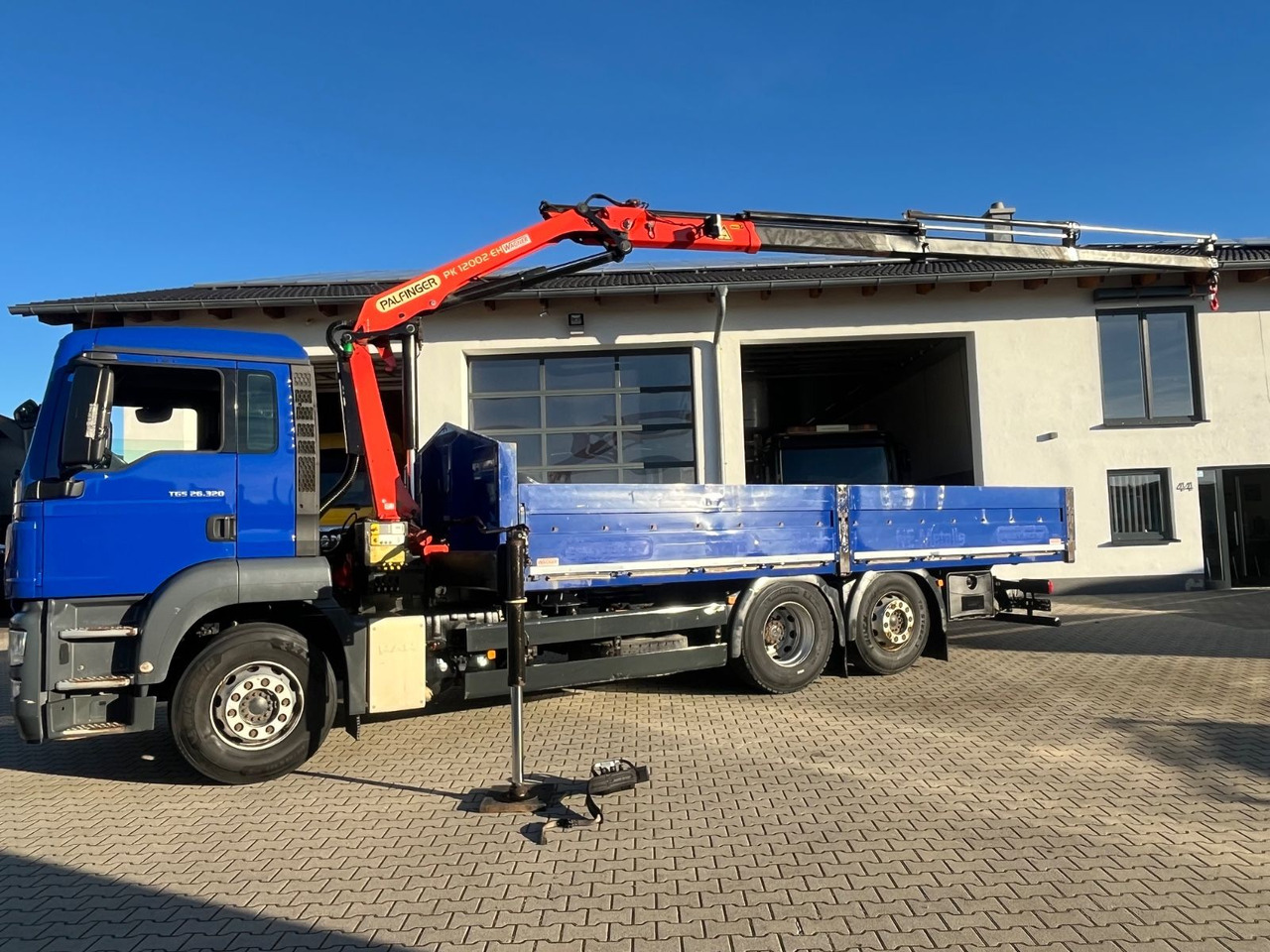 MAN TGS 26.320 Pritsche mit Kran Palfinger PK12002 - Pritsche LKW, Autokran: das Bild 1 MAN TGS 26.320 Pritsche mit Kran Palfinger PK12002 - Pritsche LKW, Autokran: das Bild 1