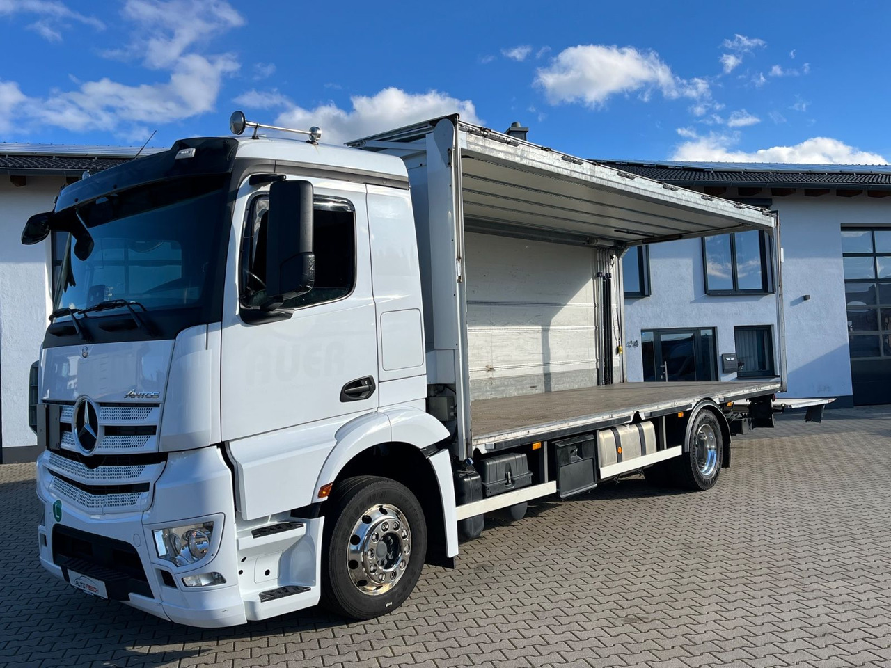 Mercedes-Benz Antos 1836 Klappwand Getränkekoffer beheizt - Getränkeaufbau LKW: das Bild 3 Mercedes-Benz Antos 1836 Klappwand Getränkekoffer beheizt - Getränkeaufbau LKW: das Bild 3