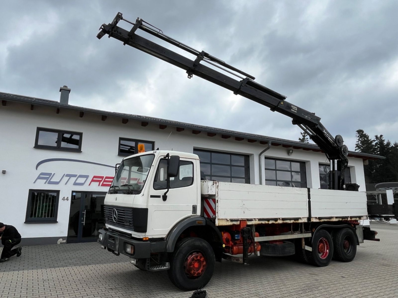 Mercedes-Benz SK 2635 6x4 V8 Pritsche mit HIAB 300-4 - Pritsche LKW, Autokran: das Bild 1 Mercedes-Benz SK 2635 6x4 V8 Pritsche mit HIAB 300-4 - Pritsche LKW, Autokran: das Bild 1