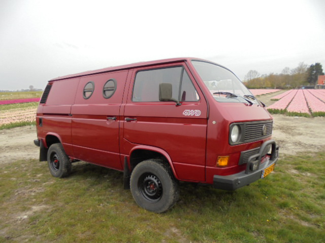 VOLKSWAGEN T3 Syncro 4X4 1.9 TD Wie neu! - Camper Van: das Bild 2 VOLKSWAGEN T3 Syncro 4X4 1.9 TD Wie neu! - Camper Van: das Bild 2