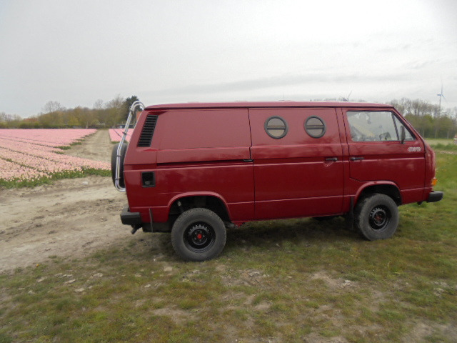 VOLKSWAGEN T3 Syncro 4X4 1.9 TD Wie neu! - Camper Van: das Bild 3 VOLKSWAGEN T3 Syncro 4X4 1.9 TD Wie neu! - Camper Van: das Bild 3