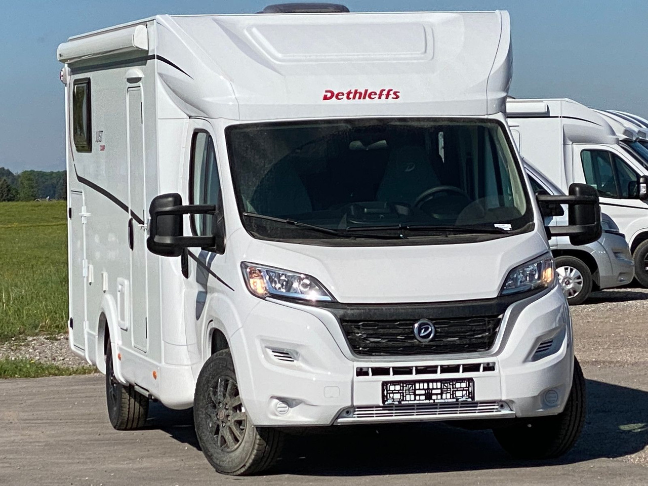 Dethleffs Just Camp T 6812 EB,Hubbett,Längsbetten, Markise - Teilintegriertes Wohnmobil: das Bild 4 Dethleffs Just Camp T 6812 EB,Hubbett,Längsbetten, Markise - Teilintegriertes Wohnmobil: das Bild 4