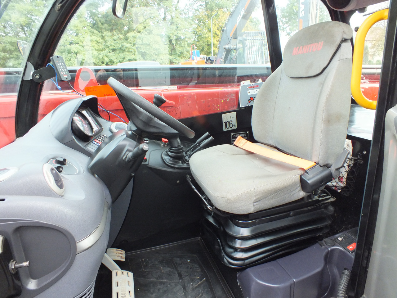 Teleskopradlader für Baumaschine neu kaufen MANITOU MT1840: das Bild 13 Teleskopradlader für Baumaschine neu kaufen MANITOU MT1840: das Bild 13