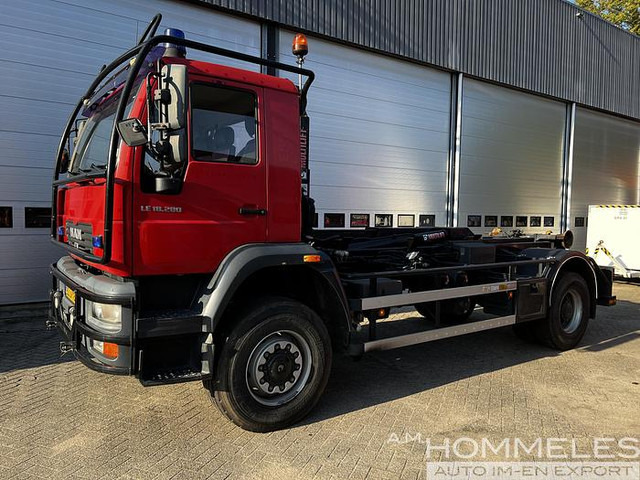 MAN LE 18.280 multilift - Abrollkipper: das Bild 2 MAN LE 18.280 multilift - Abrollkipper: das Bild 2
