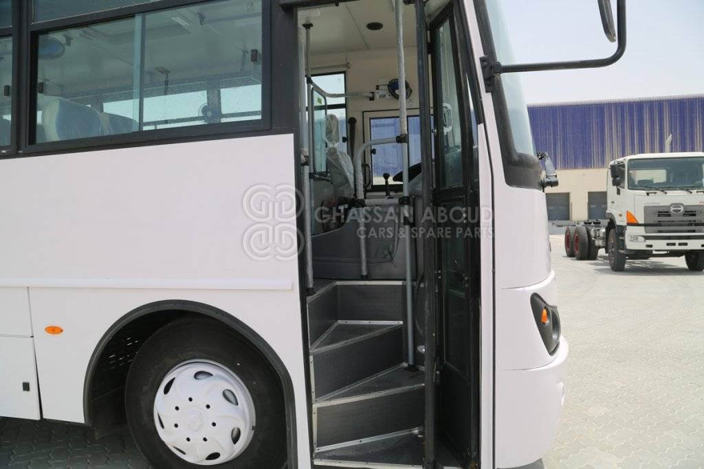 Bus TATA LPO 1618 NON A/C 62 Seater Bus MY23: das Bild 8