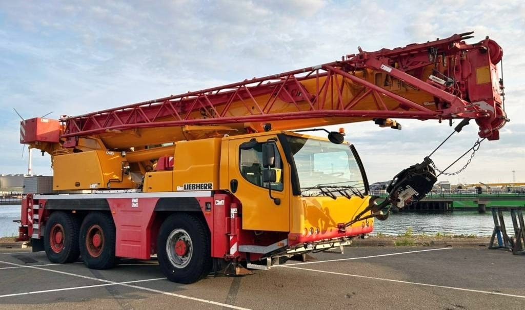 Liebherr LTM 1050-3.1 - All-Terrain Kran: das Bild 1 Liebherr LTM 1050-3.1 - All-Terrain Kran: das Bild 1
