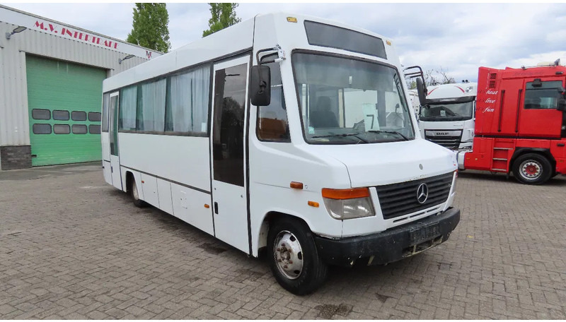 Mercedes-Benz 815 D 31 places! Manual injection - Bus: das Bild 1 Mercedes-Benz 815 D 31 places! Manual injection - Bus: das Bild 1