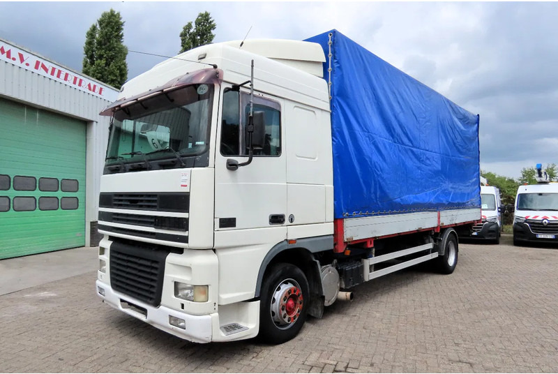 DAF XF 95.430 Manual diesel injection! Manual gearbox! - Plane LKW: das Bild 2 DAF XF 95.430 Manual diesel injection! Manual gearbox! - Plane LKW: das Bild 2