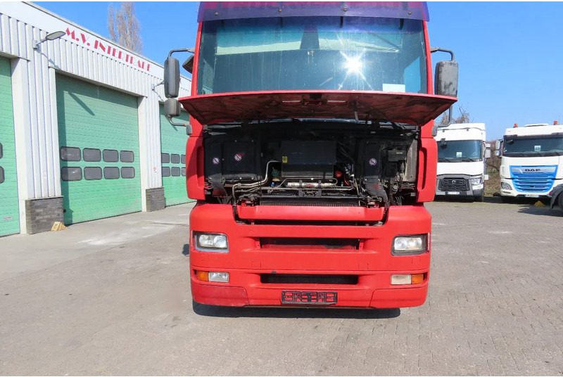 Sattelzugmaschine MAN TGA 18.460 Manual injection (euro2), Manual gearbox: das Bild 12