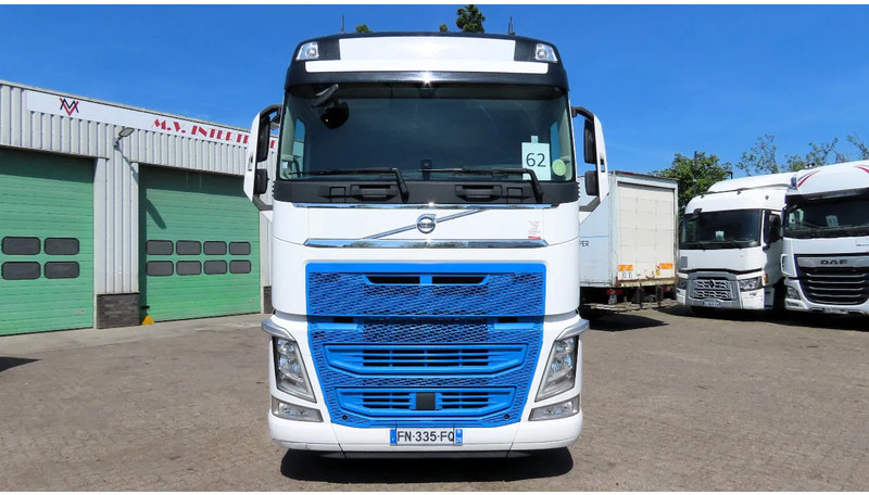 Volvo FH 500 YV2RT40A5LB301456 2X FUELTANK, PARKING AIRCO, FRIGO - Sattelzugmaschine: das Bild 2 Volvo FH 500 YV2RT40A5LB301456 2X FUELTANK, PARKING AIRCO, FRIGO - Sattelzugmaschine: das Bild 2