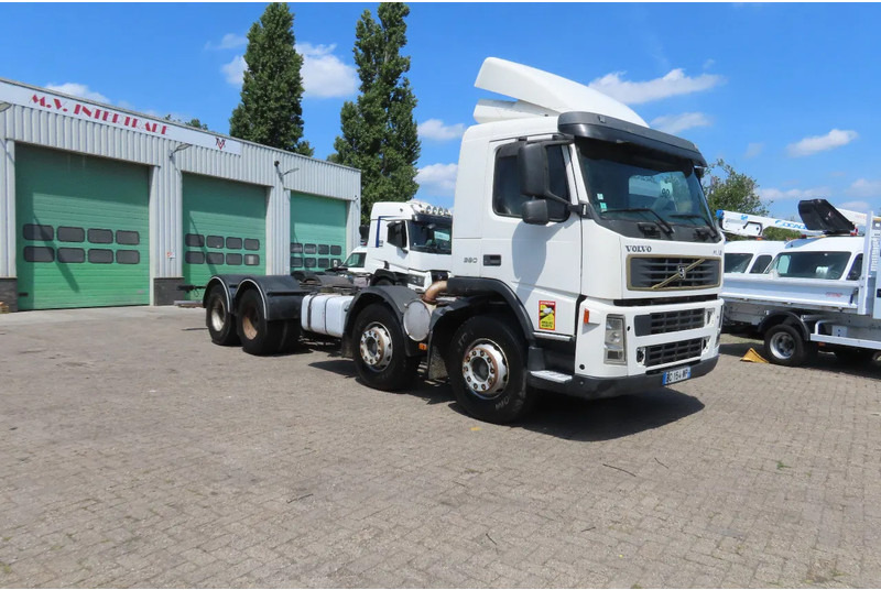 Volvo FM 12.380 8x4 FULL SPRING. 100% condition! - Fahrgestell LKW: das Bild 4 Volvo FM 12.380 8x4 FULL SPRING. 100% condition! - Fahrgestell LKW: das Bild 4