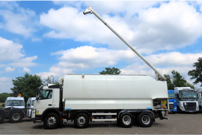 Volvo FMX 450 8x4 AUGER, radio control, 7 COMP. Full Volvo Service! . EXCELLENT condition - Tankwagen: das Bild 2 Volvo FMX 450 8x4 AUGER, radio control, 7 COMP. Full Volvo Service! . EXCELLENT condition - Tankwagen: das Bild 2