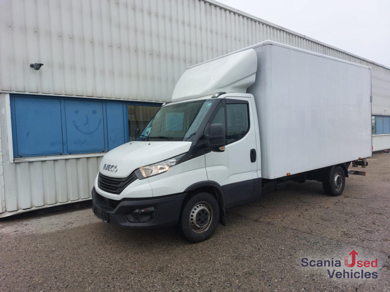 IVECO 35 C 16 Koffer Ladebordwand - Koffer Transporter: das Bild 1 IVECO 35 C 16 Koffer Ladebordwand - Koffer Transporter: das Bild 1
